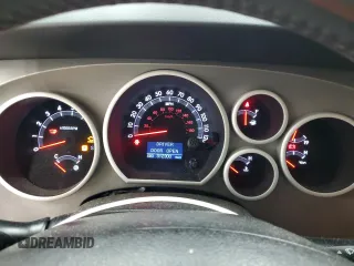 2010 Toyota Tundra Limited z VIN 5TFHW5F16AX119890, wystawiony jako Copart lot #88932465 z przebiegiem 312 300 mil mil oraz Czysty tytuł • Clean title. Historia ofert i sprzedaży dostępna na DreamBid. Obrazek 9.