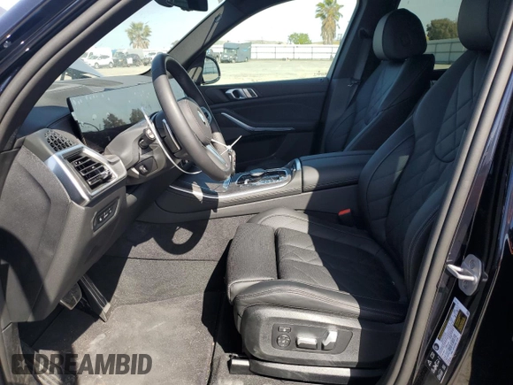 2025 BMW X5 xDrive40i z VIN 5UX23EU09S9Y91362, wystawiony jako Copart lot #54255185 z przebiegiem 2 259 mil mil oraz Szkoda całkowita • Salvage title. Historia ofert i sprzedaży dostępna na DreamBid. Obrazek 7.