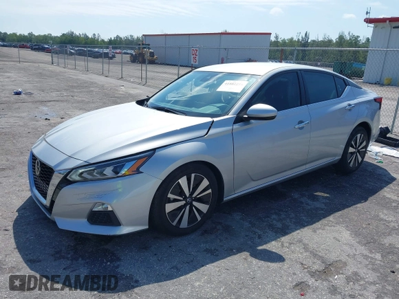 2022 Nissan Altima 2.5 SV with VIN 1N4BL4DV7NN410422, listed as a IAAI auction lot 41882216 with 7,737 mi miles. Bid and sale history available at carsss.com. Image 17.