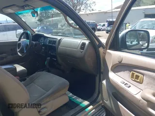 2001 Toyota Tacoma PreRunner with VIN 5TEGN92N71Z738506, listed as a IAAI auction lot 41938907 with 291,725 mi miles and . Bid and sale history available at DreamBid. Image 5.