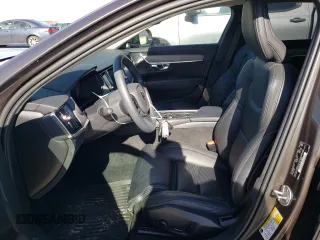 2023 Volvo V90 Ultimate z VIN YV4062NCXP1161289, wystawiony jako Copart lot #39721384 z przebiegiem 4467 mil mil oraz . Historia ofert i sprzedaży dostępna na DreamBid. Obrazek 7.