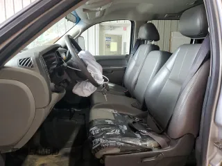 2013 GMC Sierra 2500HD Work Truck с VIN 1GT12ZCGXDF118085, выставлен на аукционе Copart как лот 59717505 с пробегом 187 063 миль миль и Списание • Salvage title. История ставок и продаж доступна на DreamBid. Изображение 7.