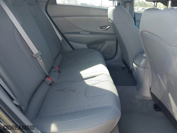 2021 Hyundai Elantra SE with VIN KMHLL4AG1MU123565, listed as a IAAI auction lot 41807345 with 57,240 mi miles. Bid and sale history available at carsss.com. Image 8.