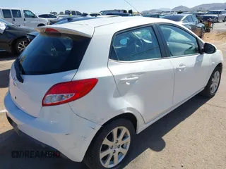 2011 Mazda 2 Sport z VIN JM1DE1HY8B0106234, wystawiony jako IAAI lot #42303051 z przebiegiem 128 273 mil mil oraz . Historia ofert i sprzedaży dostępna na DreamBid. Obrazek 4.