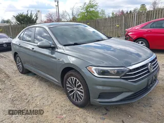 2019 Volkswagen Jetta SEL z VIN 3VWE57BU8KM115524, wystawiony jako IAAI lot #42052529 z przebiegiem 146 766 mil mil oraz . Historia ofert i sprzedaży dostępna na DreamBid. Obrazek 1.