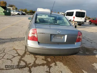 2003 Volkswagen Passat GLS z VIN WVWPD63B33P265784, wystawiony jako Copart lot #79492104 z przebiegiem 185 692 mil mil oraz Szkoda całkowita • Salvage title. Historia ofert i sprzedaży dostępna na DreamBid. Obrazek 6.