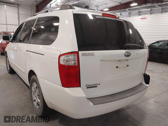 2008 Kia Sedona LX with VIN KNDMB233086197631, listed as a IAAI auction lot 42199325 with 134,130 mi miles and . Bid and sale history available at carsss.com. Image 3.