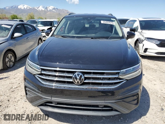 2024 Volkswagen Tiguan S z VIN 3VVRB7AX5RM151188, wystawiony jako Copart lot #55497675 z przebiegiem Nie podano mil oraz Szkoda całkowita • Salvage title. Historia ofert i sprzedaży dostępna na DreamBid. Obrazek 5.