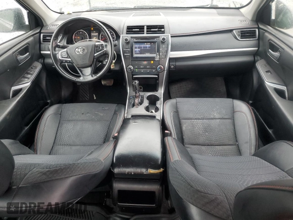 2015 Toyota Camry XLE z VIN 4T1BF1FK4FU985826, wystawiony jako Copart lot #55783835 z przebiegiem 214 790 mil mil oraz Czysty tytuł • Clean title. Historia ofert i sprzedaży dostępna na DreamBid. Obrazek 8.