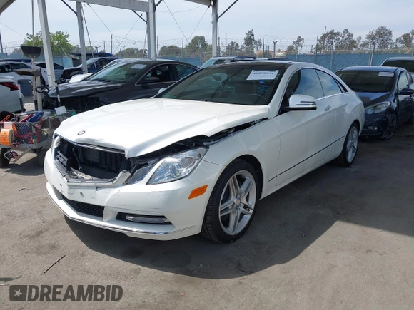 2013 Mercedes-Benz E 350 with VIN WDDKJ5KB1DF197335, listed as a IAAI auction lot 42272831 with 58,092 mi miles and . Bid and sale history available at DreamBid. Image 17.