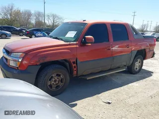 2003 Chevrolet Avalanche with VIN 3GNEC13TX3G136653, listed as a IAAI auction lot 41723496 with 280,867 mi miles. Bid and sale history available at carsss.com. Image 2.