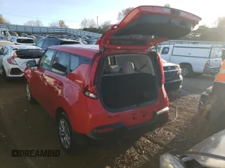 2021 Kia Soul S with VIN KNDJ23AU6M7142397, listed as a Copart auction lot 67680121 with 5,364 mi miles and Salvage Title. Bid and sale history available at DreamBid. Image 3.