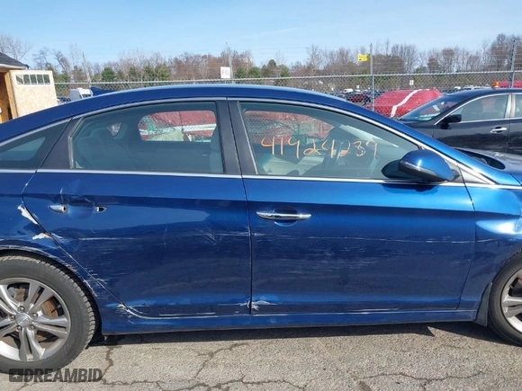 2019 Hyundai Sonata Sport with VIN 5NPE34AF1KH793452, listed as a IAAI auction lot 41924239 with 86,102 mi miles. Bid and sale history available at carsss.com. Image 14.