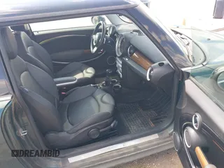 2009 MINI Hardtop S with VIN WMWMF73599TW83678, listed as a IAAI auction lot 42750705 with 95,278 mi miles and . Bid and sale history available at DreamBid. Image 5.
