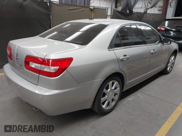 2008 Lincoln MKZ z VIN 3LNHM26T18R601655, wystawiony jako IAAI lot #41463649 z przebiegiem 101 486 mil mil oraz . Historia ofert i sprzedaży dostępna na DreamBid. Obrazek 4.