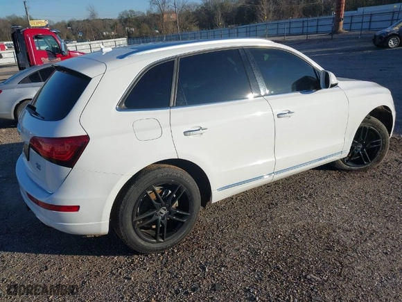 2017 Audi Q5 Premium with VIN WA1C2AFP3HA098846, listed as a IAAI auction lot 41232766 with 103,647 mi miles. Bid and sale history available at carsss.com. Image 4.