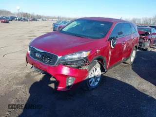 2019 Kia Sorento LX with VIN 5XYPG4A33KG574065, listed as a IAAI auction lot 41610056 with 93,146 mi miles. Bid and sale history available at carsss.com. Image 2.
