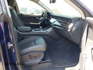 2019 Audi Q8 Premium Plus z VIN WA1EVBF18KD028606, wystawiony jako IAAI lot #41780296 z przebiegiem 72 117 mil mil oraz . Historia ofert i sprzedaży dostępna na DreamBid. Obrazek 5.