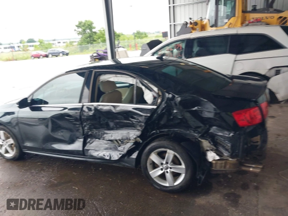 2012 Volkswagen Jetta TDI w/Premium & Nav with VIN 3VWLL7AJ8CM326549, listed as a IAAI auction lot 42748170 with 200,385 mi miles and . Bid and sale history available at DreamBid. Image 15.