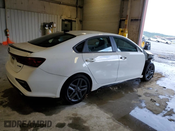 2021 Kia Forte GT-Line with VIN 3KPF34ADXME391505, listed as a Copart auction lot 61455975 with 32,718 mi miles and Salvage title. Bid and sale history available at DreamBid. Image 3.
