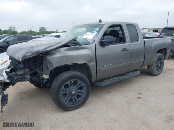 2008 Chevrolet Silverado 1500 Work Truck with VIN 1GCEC19CX8Z330185, listed as a IAAI auction lot 41891379 with 189,991 mi miles. Bid and sale history available at carsss.com. Image 17.