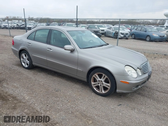 2006 Mercedes-Benz E-Class 3.5L with VIN WDBUF56J56A970327, listed as a IAAI auction lot 41992530 with 138,782 mi miles. Bid and sale history available at carsss.com. Image 1.