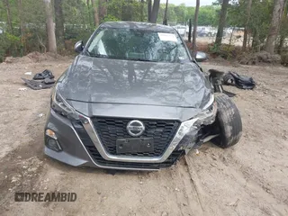 2019 Nissan Altima SL z VIN 1N4BL4EV4KC256015, wystawiony jako IAAI lot #42041439 z przebiegiem 104 888 mil mil oraz . Historia ofert i sprzedaży dostępna na DreamBid. Obrazek 12.