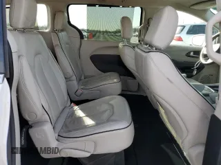 2021 Chrysler Pacifica Limited z VIN 2C4RC3GG6MR590610, wystawiony jako Copart lot #48394325 z przebiegiem 86 984 mil mil oraz Szkoda całkowita • Salvage title. Historia ofert i sprzedaży dostępna na DreamBid. Obrazek 11.