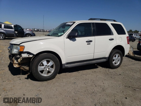 2012 Ford Escape XLT z VIN 1FMCU9DG5CKC08988, wystawiony jako Copart lot #60741765 z przebiegiem 93 114 mil mil oraz Czysty tytuł • Clean title. Historia ofert i sprzedaży dostępna na DreamBid. Obrazek 1.