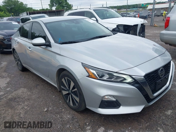 2021 Nissan Altima SV with VIN 1N4BL4DV2MN421715, listed as a IAAI auction lot 42525293 with 39,052 mi miles and . Bid and sale history available at DreamBid. Image 1.
