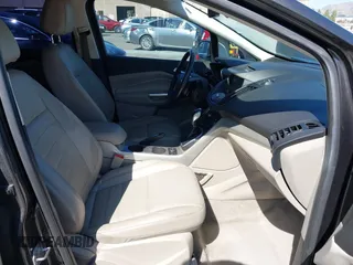 2016 Ford C-Max SEL z VIN 1FADP5CU1GL112085, wystawiony jako IAAI lot #42239257 z przebiegiem 88 149 mil mil oraz . Historia ofert i sprzedaży dostępna na DreamBid. Obrazek 5.