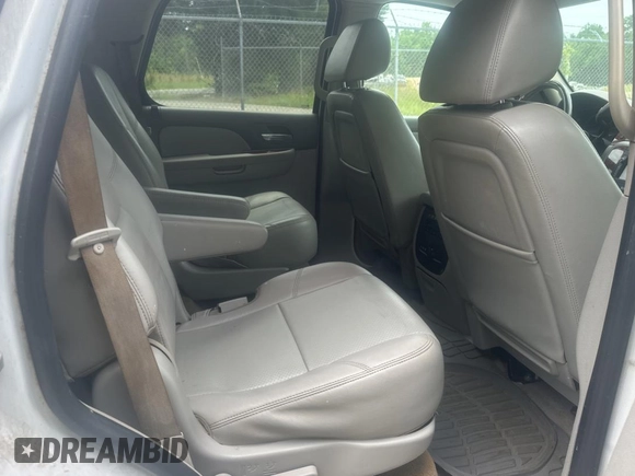 2009 Chevrolet Tahoe LTZ with VIN 1GNFK330X9J100915, listed as a Copart auction lot 55279675 with 254,708 mi miles and Salvage title. Bid and sale history available at DreamBid. Image 6.