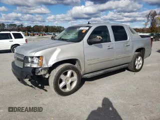 2010 Chevrolet Avalanche LT with VIN 3GNNCFE07AG243365, listed as a Copart auction lot 82130204 with 304,692 mi miles and Salvage Title. Bid and sale history available at carsss.com. Image 1.