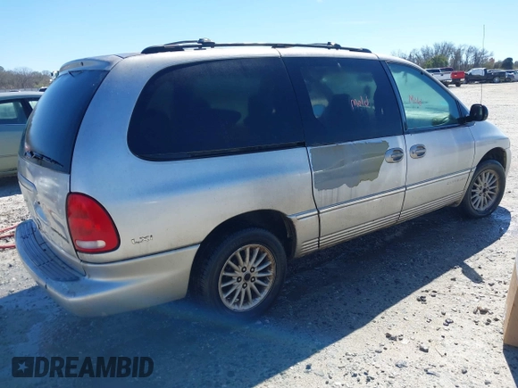 2000 Chrysler Town & Country LXi with VIN 1C4GP54L2YB541224, listed as a IAAI auction lot 41736586 with 203,484 mi miles. Bid and sale history available at carsss.com. Image 4.