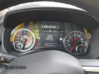 2019 Ram 1500 Big Horn z VIN 1C6SRFFT0KN538889, wystawiony jako IAAI lot #42002519 z przebiegiem 71 432 mil mil oraz . Historia ofert i sprzedaży dostępna na DreamBid. Obrazek 7.