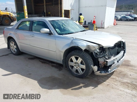 2006 Chrysler 300 Touring with VIN 2C3KK53G36H150931, listed as a IAAI auction lot 41934358 with 110,136 mi miles. Bid and sale history available at carsss.com. Image 1.