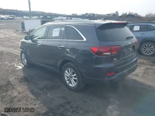 2019 Kia Sorento LX with VIN 5XYPGDA34KG433960, listed as a IAAI auction lot 41303230 with 106,171 mi miles. Bid and sale history available at carsss.com. Image 3.