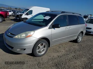 2006 Toyota Sienna LE with VIN 5TDBA23C06S064777, listed as a IAAI auction lot 41696905 with 250,761 mi miles. Bid and sale history available at carsss.com. Image 2.