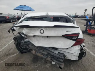 2019 Alfa Romeo Giulia z VIN ZARFAMAN6K7598202, wystawiony jako Copart lot #50883345 z przebiegiem Nie podano mil oraz Szkoda całkowita • Salvage title. Historia ofert i sprzedaży dostępna na DreamBid. Obrazek 6.