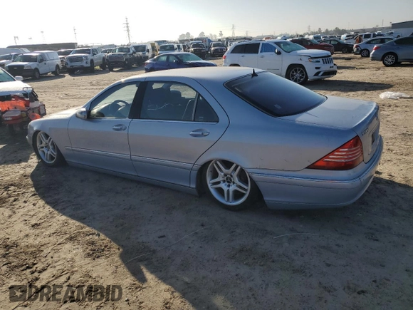 2002 Mercedes-Benz S-Class 5.0L with VIN WDBNG75J62A260782, listed as a Copart auction lot 46911845 with 226,052 mi miles and Salvage Title. Bid and sale history available at carsss.com. Image 2.