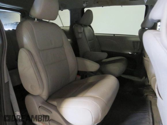 2018 Toyota Sienna XLE Auto Access Seat with VIN 5TDYZ3DC3JS921237, listed as a Copart auction lot 77463384 with 58,821 mi miles and Salvage Title. Bid and sale history available at carsss.com. Image 6.