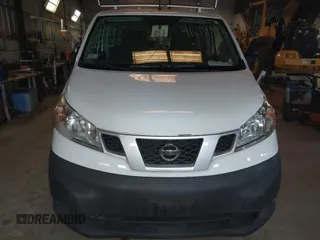 2015 Nissan NV200 S z VIN 3N6CM0KN0FK696271, wystawiony jako IAAI lot #41091873 z przebiegiem 89 652 mil mil oraz . Historia ofert i sprzedaży dostępna na DreamBid. Obrazek 12.