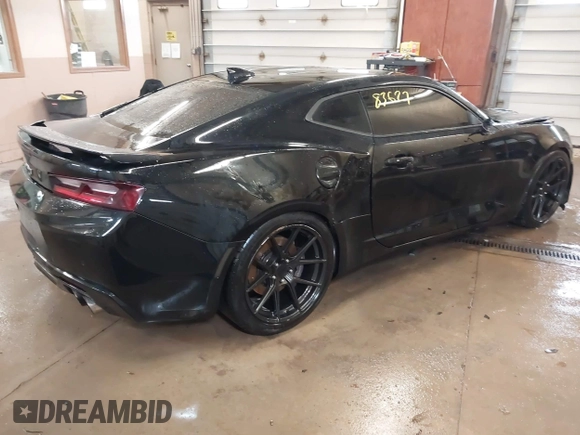 2018 Chevrolet Camaro 2SS with VIN 1G1FG1R76J0102070, listed as a IAAI auction lot 41863627 with 42,050 mi miles and . Bid and sale history available at DreamBid. Image 4.