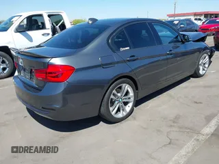 2016 BMW 3 Series 328i xDrive z VIN WBA8E3G53GNU05321, wystawiony jako IAAI lot #42036074 z przebiegiem 79 319 mil mil oraz . Historia ofert i sprzedaży dostępna na DreamBid. Obrazek 4.