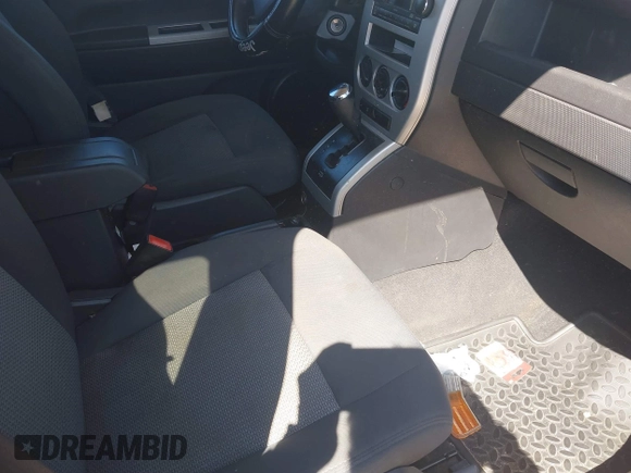 2008 Jeep Patriot Sport with VIN 1J8FT28W78D755732, listed as a IAAI auction lot 41767942 with 181,456 mi miles. Bid and sale history available at carsss.com. Image 5.