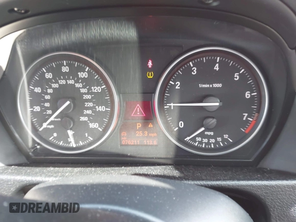 2015 BMW X1 xDrive28i with VIN WBAVL1C57FVY27822, listed as a IAAI auction lot 41977545 with 76,211 mi miles. Bid and sale history available at carsss.com. Image 7.
