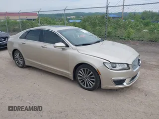 2017 Lincoln MKZ Select z VIN 3LN6L5C9XHR601786, wystawiony jako IAAI lot #42286607 z przebiegiem 80 993 mil mil oraz . Historia ofert i sprzedaży dostępna na DreamBid. Obrazek 1.