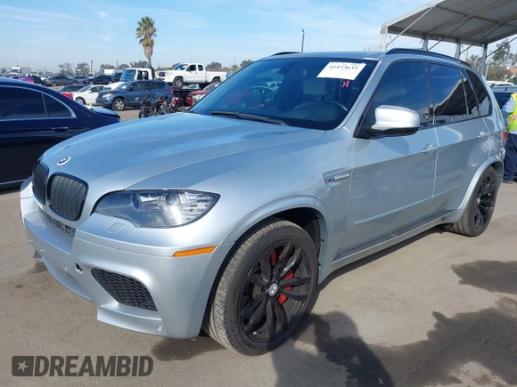 2010 BMW X5 M z VIN 5YMGY0C57ALK25120, wystawiony jako IAAI lot #41473632 z przebiegiem 78 923 mil mil oraz . Historia ofert i sprzedaży dostępna na DreamBid. Obrazek 17.