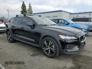 2023 Volvo V60 Cross Country Plus with VIN YV4L12WZ2P2106439, listed as a Copart auction lot 43066235 with 9,404 mi miles and Non Repairable. Bid and sale history available at carsss.com. Image 4.