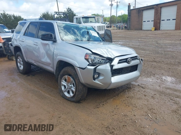 2021 Toyota 4Runner SR5 с VIN JTEMU5JR6M5885762, выставлен на аукционе IAAI как лот 42023275 с пробегом 113 140 миль миль и . История ставок и продаж доступна на DreamBid. Изображение 1.